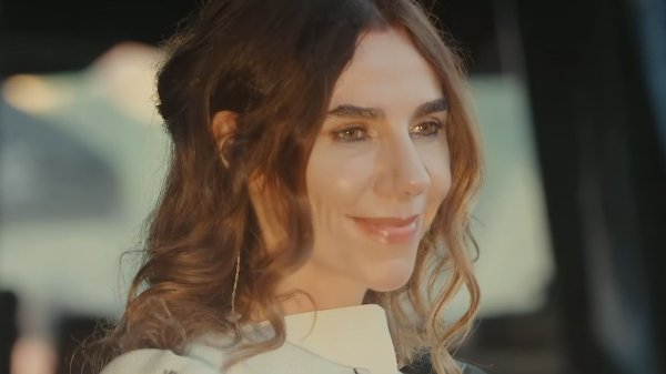 [另类摇滚 Alternative Rock] PJ·哈维 PJ Harvey - Live at Montreux Jazz Festival 2024：湖上舞台的白色女巫，时隔八年的日内瓦湖畔归来