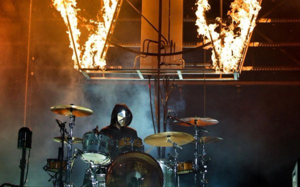 [另类摇滚 Alternative Rock] 缪斯乐队 Muse - Live at Rock am Ring 2022：疫情后首度回归，新作狂飙与经典重生的日耳曼之夜