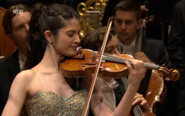 [古典乐 Classical] 玛丽亚·杜埃尼亚斯María Dueñas - Lalo Symphonie espagnole & Stravinsky The Firebird：北德广播音乐厅的西班牙风情与俄式焰火