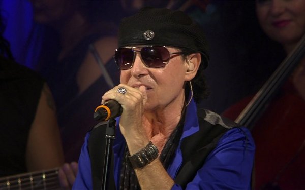 Scorpions -《Born to Touch Your Feelings》- 不插电版，以最温柔的方式演绎摇滚史诗。